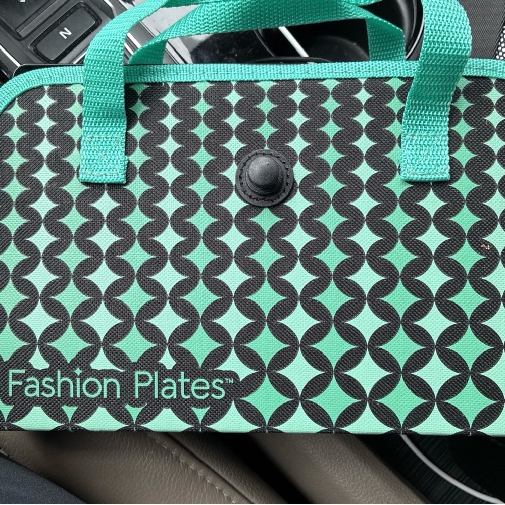 Kahootz Fashion Plates Folio set with carrying case 14, 2-sided plates